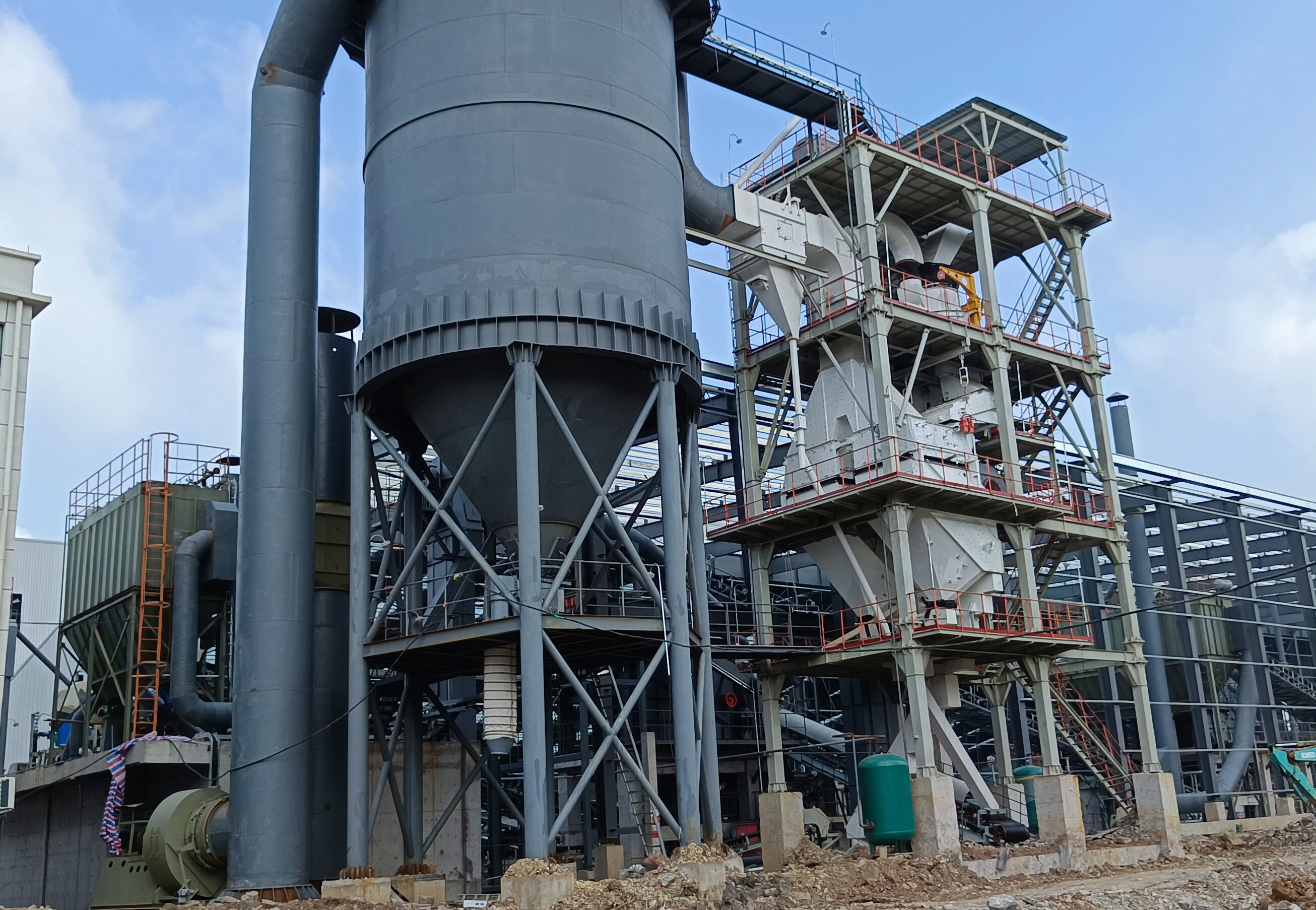 一文讀懂制砂樓：現(xiàn)代砂石生產(chǎn)的 “智能王牌”，環(huán)保高產(chǎn)雙在線！